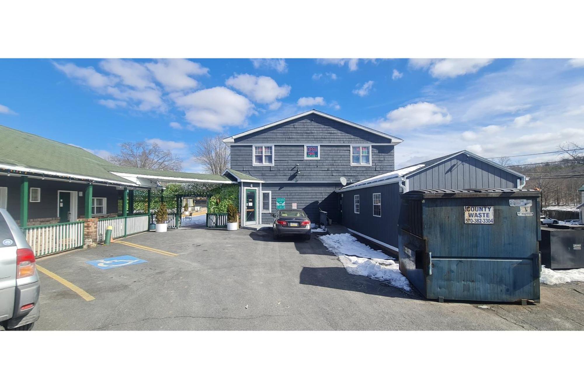 Werry's & Pub By Oyo Poconos Hotel